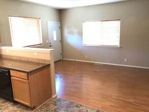 2556 Bailey Hill Rd in Eugene, OR - Building Photo - Building Photo