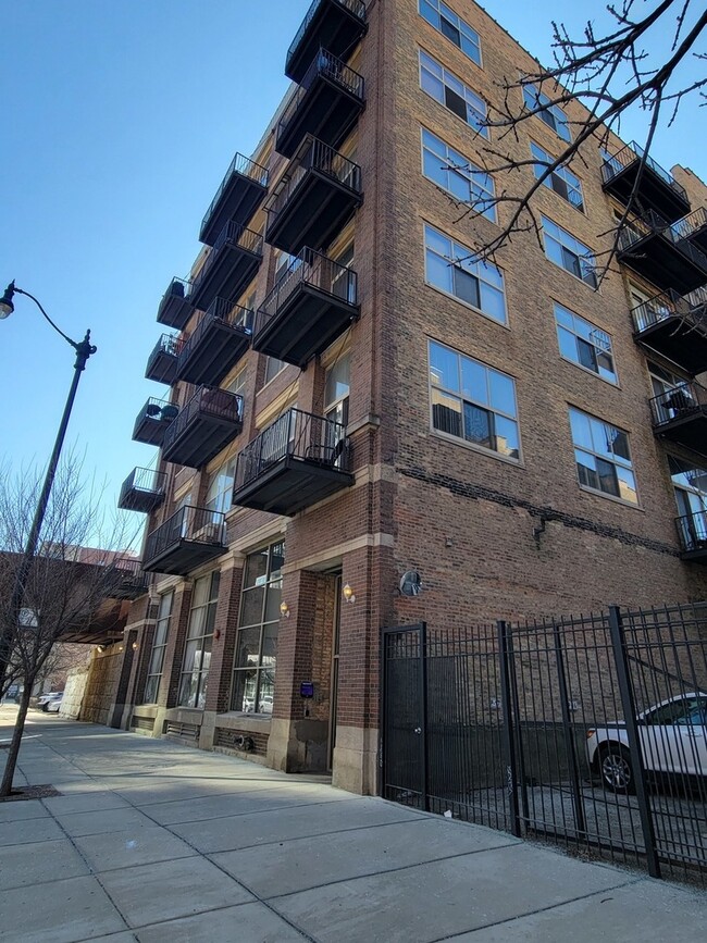 property at 1528 S Wabash Ave