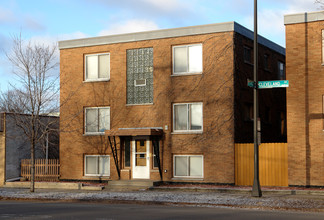 647 Cleveland Ave S in St. Paul, MN - Building Photo - Building Photo