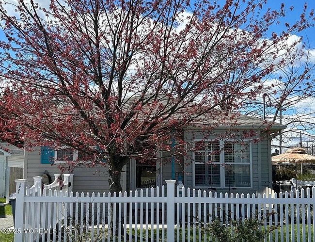 property at 1733 Melrose Ave