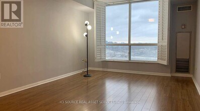 101 Subway Crescent in Toronto, ON - Building Photo - Building Photo