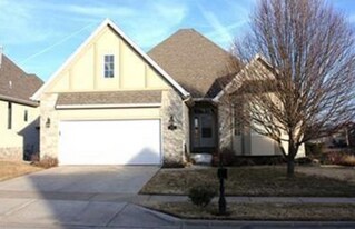 1008 S Carriage Ave in Springfield, MO - Building Photo