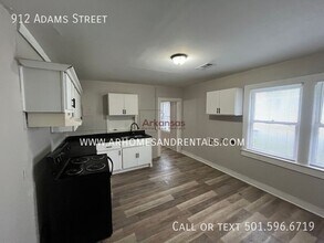 912 Adams St in Little Rock, AR - Building Photo - Building Photo