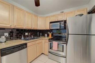 1950 N Andrews Ave, Unit 116 in Wilton Manors, FL - Building Photo - Building Photo