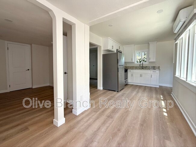 4125 S Van Ness Ave in Los Angeles, CA - Building Photo - Building Photo