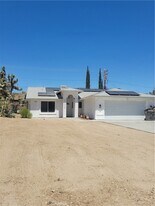 57336 Crestview Dr, Unit 2703 in Yucca Valley, CA - Building Photo