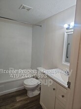4912 Douglas Rd in Toledo, OH - Building Photo - Building Photo