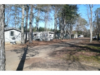 Shaw Mobile Home Park in Columbus, MS - Foto de edificio