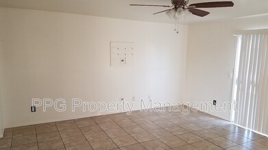 12610 W Scotts Dr in El Mirage, AZ - Building Photo - Building Photo