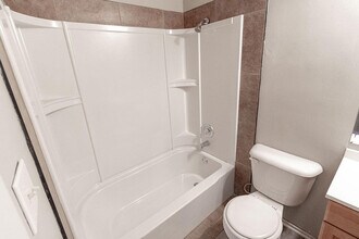 212 Wheaton Ct in Columbia, MO - Building Photo - Building Photo