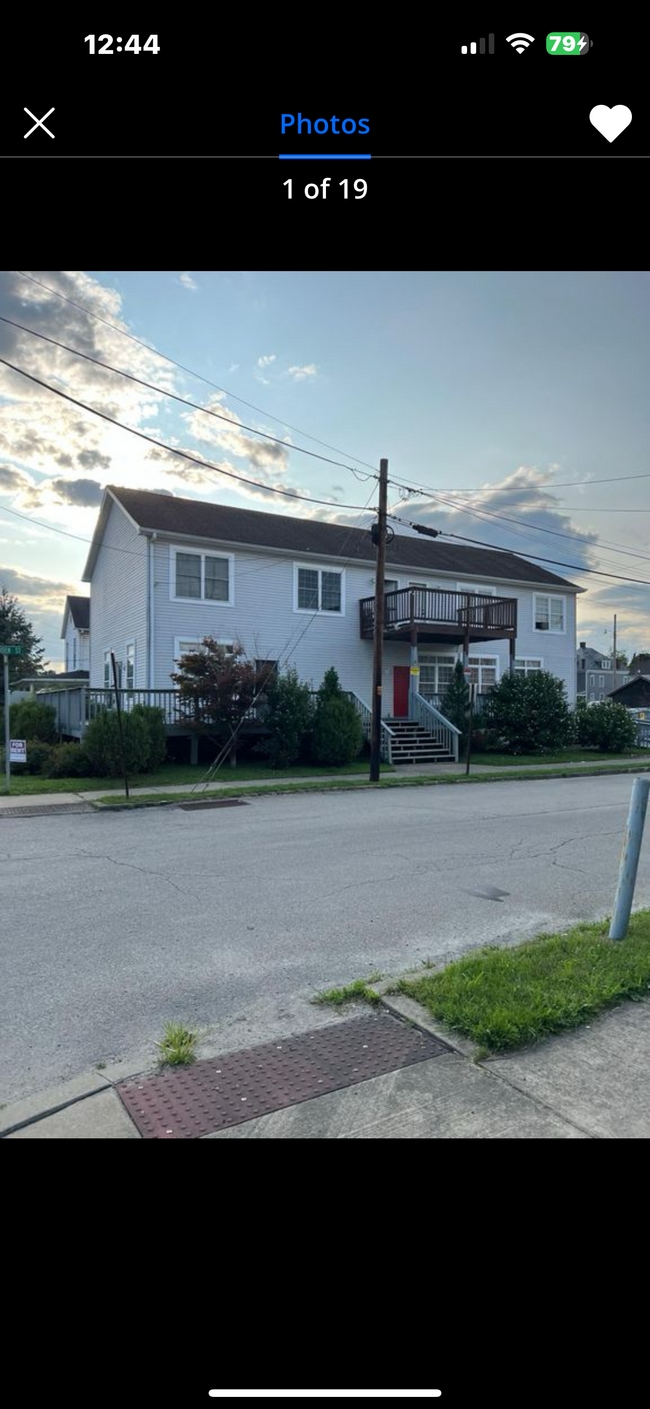 75 S Maiden St, Unit Basementapartment in Waynesburg, PA - Foto de edificio - Building Photo