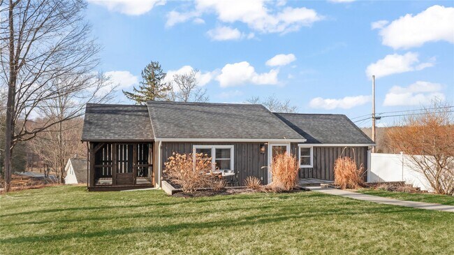 177 White Schoolhouse Rd in Rhinebeck, NY - Building Photo - Building Photo