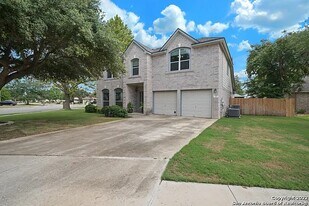 1215 Terrace Ct in New Braunfels, TX - Building Photo