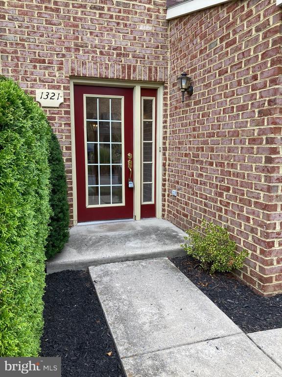 property at 1321 Lindsay Ln