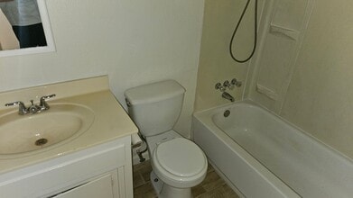 1017-1019 Sonora Ave in Modesto, CA - Building Photo - Building Photo