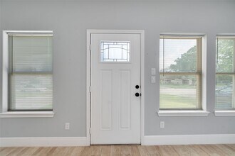 5754 Reed Rd in Houston, TX - Building Photo - Building Photo