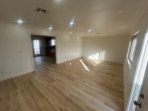 5900 Fawn Ave in Las Vegas, NV - Building Photo - Building Photo