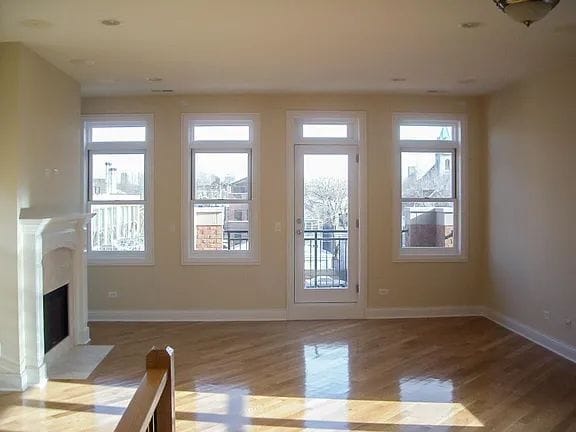 2334 N Greenview Ave in Chicago, IL - Foto de edificio - Building Photo