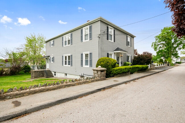 5 Goulart Ave, Unit 1 Goulart