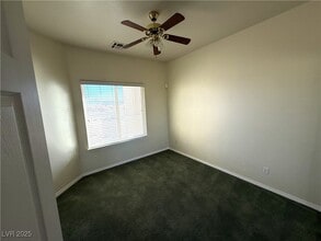 1050 Gee St in Pahrump, NV - Foto de edificio - Building Photo