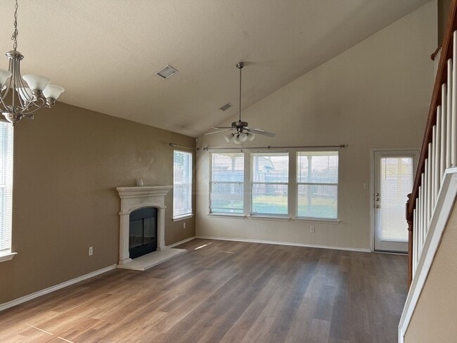 4402 Golden Gate Dr in Killeen, TX - Building Photo - Building Photo