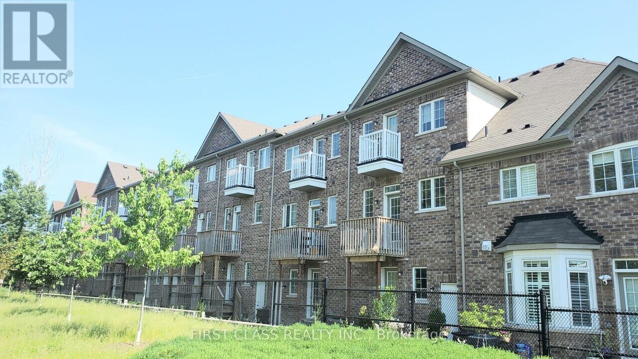 40 Roy Grv Wy in Markham, ON - Building Photo