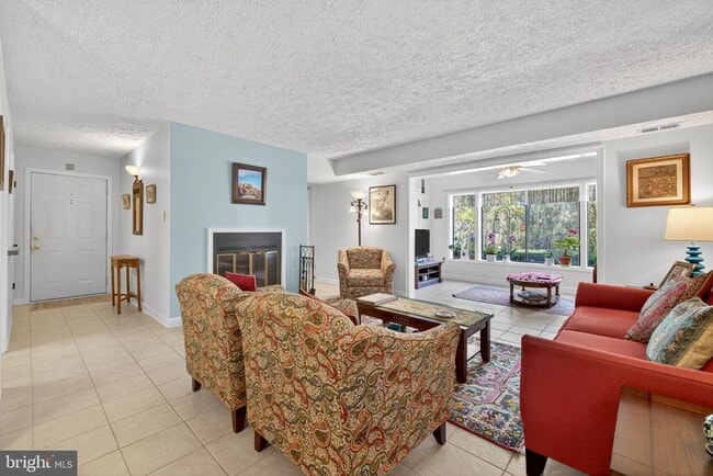 910 Windbrooke Dr in Gaithersburg, MD - Building Photo - Building Photo