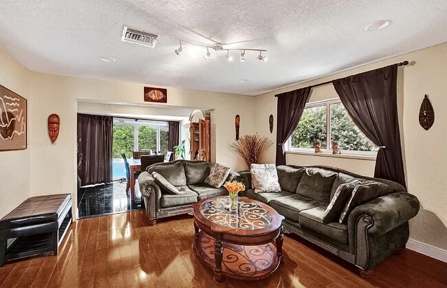 1155 S Biscayne Point Rd in Miami Beach, FL - Building Photo - Building Photo