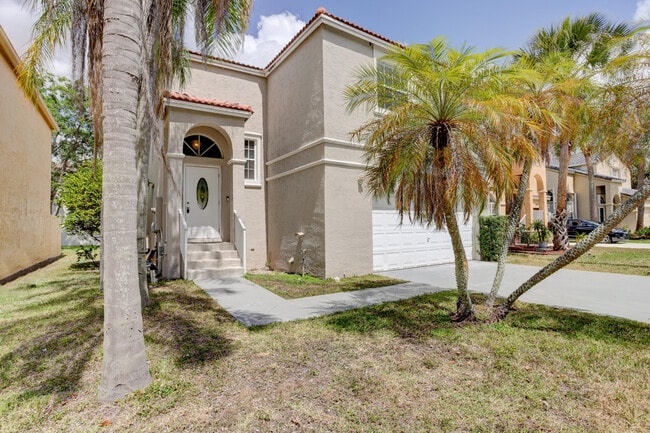 15895 NW 5th St in Pembroke Pines, FL - Building Photo - Building Photo