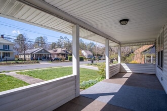 445 S Broad St in Brevard, NC - Building Photo - Building Photo