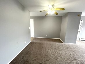 535 Brookside Dr in Westmont, IL - Building Photo - Building Photo