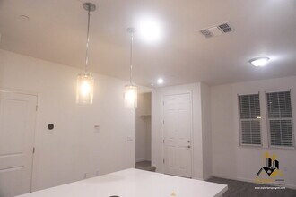 2939 Limoges Walk in Sacramento, CA - Building Photo - Building Photo