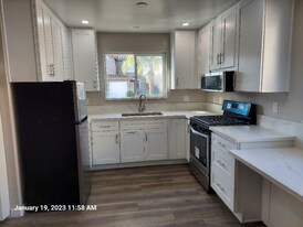 1830 Berkeley Way in Santa Maria, CA - Building Photo