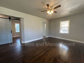 406 Elm St in Midwest City, OK - Building Photo - Building Photo
