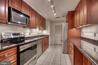 960 Fell St in Baltimore, MD - Building Photo - Building Photo