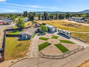 59 Old Stagecoach Rd in Brentwood, CA - Building Photo - Building Photo