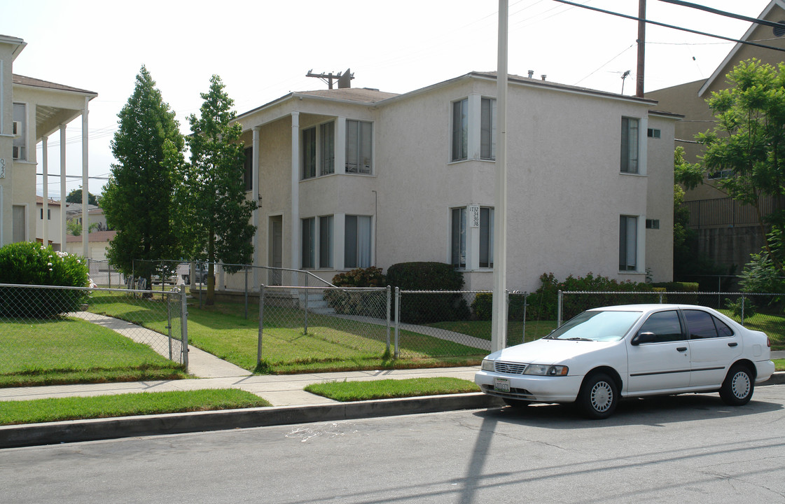 1832 Scott Rd in Burbank, CA - Building Photo