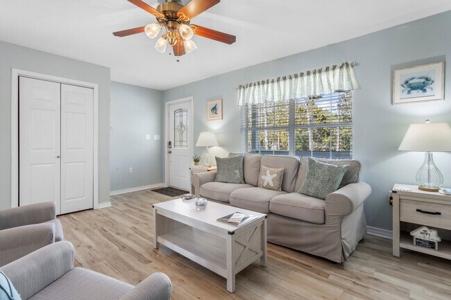 309 Julia St, Unit SI ID1473640P in Bay St. Louis, MS - Building Photo - Building Photo