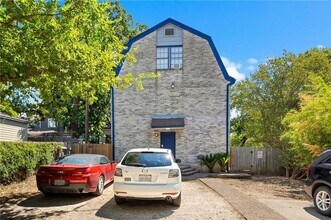 3106 Cedar St in Austin, TX - Building Photo - Building Photo