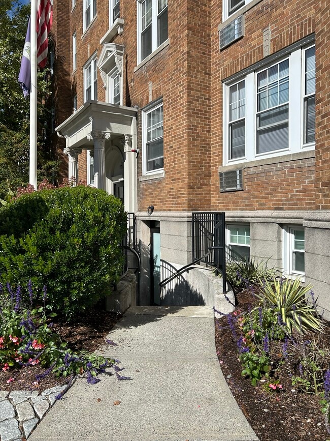 1 Langdon St, Unit 6 in Cambridge, MA - Foto de edificio - Building Photo