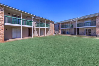 Waterford Glen in Wichita Falls, TX - Foto de edificio - Building Photo