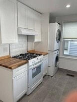 128-130 River Road Ext in Cos Cob, CT - Building Photo