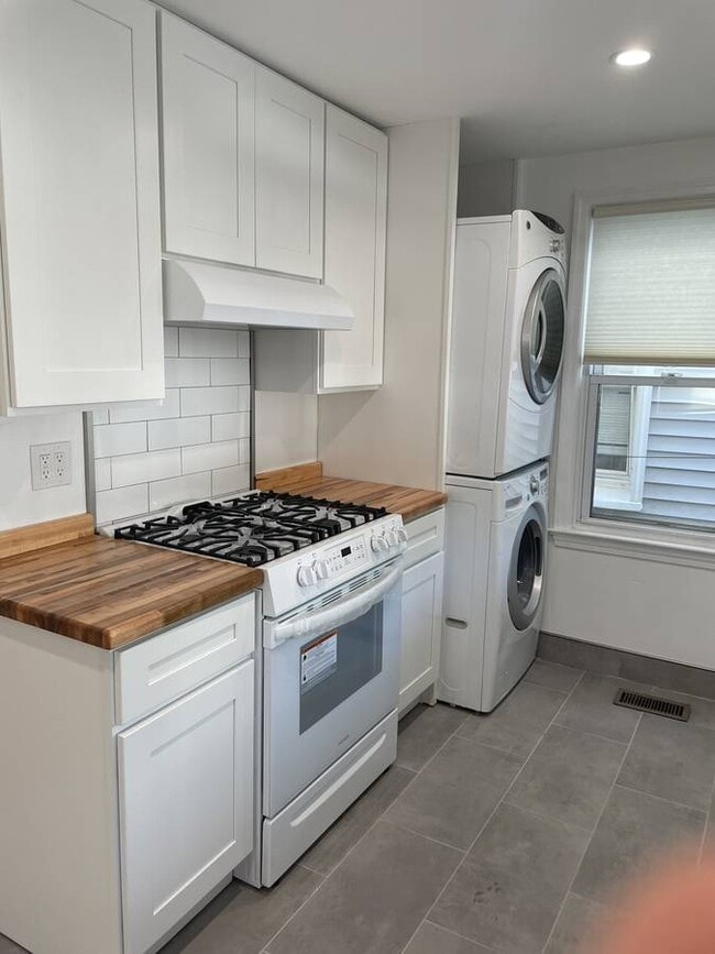 128-130 River Road Ext