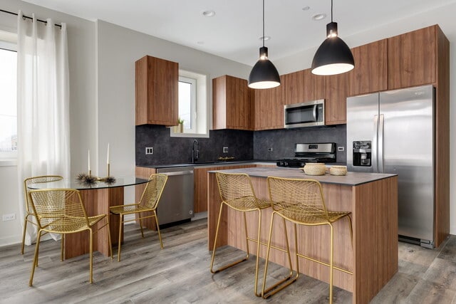 740 E Irving Park Rd in Roselle, IL - Building Photo - Building Photo