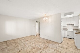 3645 Country Oaks Loop in Ontario, CA - Foto de edificio - Building Photo