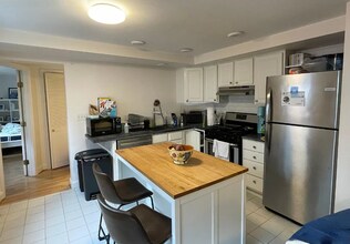 159 Auburn St, Unit 1 in Cambridge, MA - Foto de edificio - Building Photo