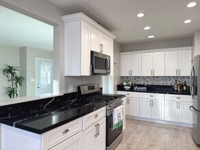 1754 S Norfolk Ln in Anaheim, CA - Building Photo - Building Photo