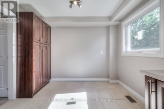27 Ray Ave in Toronto, ON - Building Photo - Building Photo