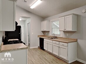 7792 Chase Woods Dr in Jonesboro, GA - Building Photo - Building Photo