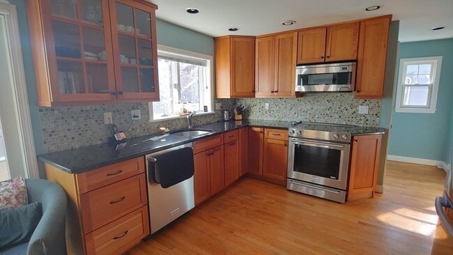 94 Parker Ave in Newton, MA - Building Photo - Building Photo